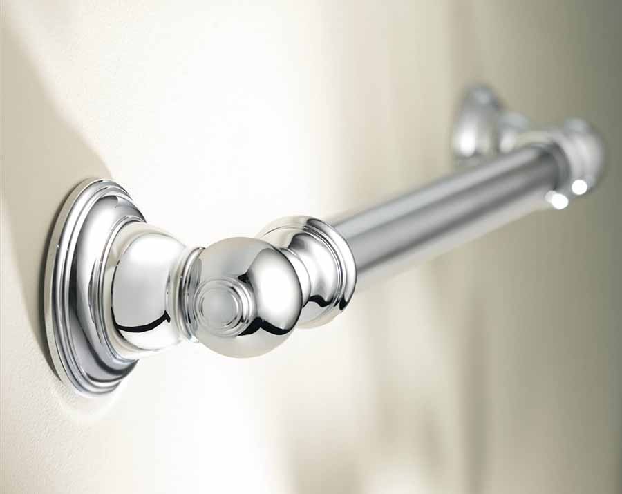 showers with grab bars